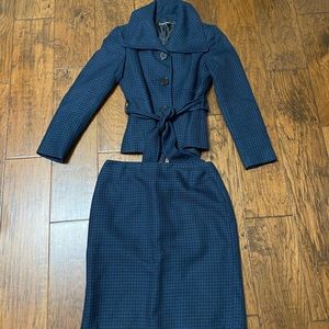 Isabella Demarco suit - jacket size 4 skirt size 8